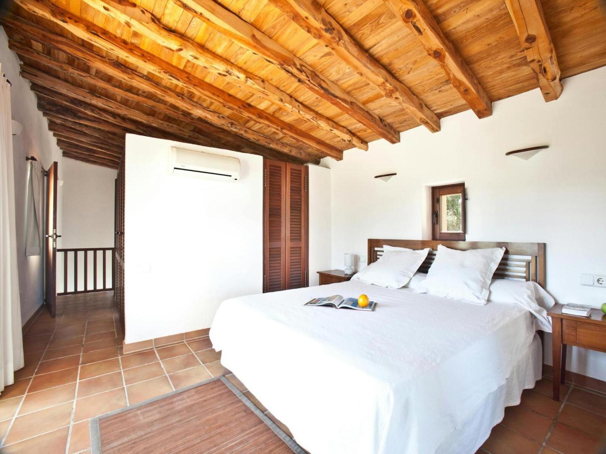 With Modern Amenities Villa Madrid