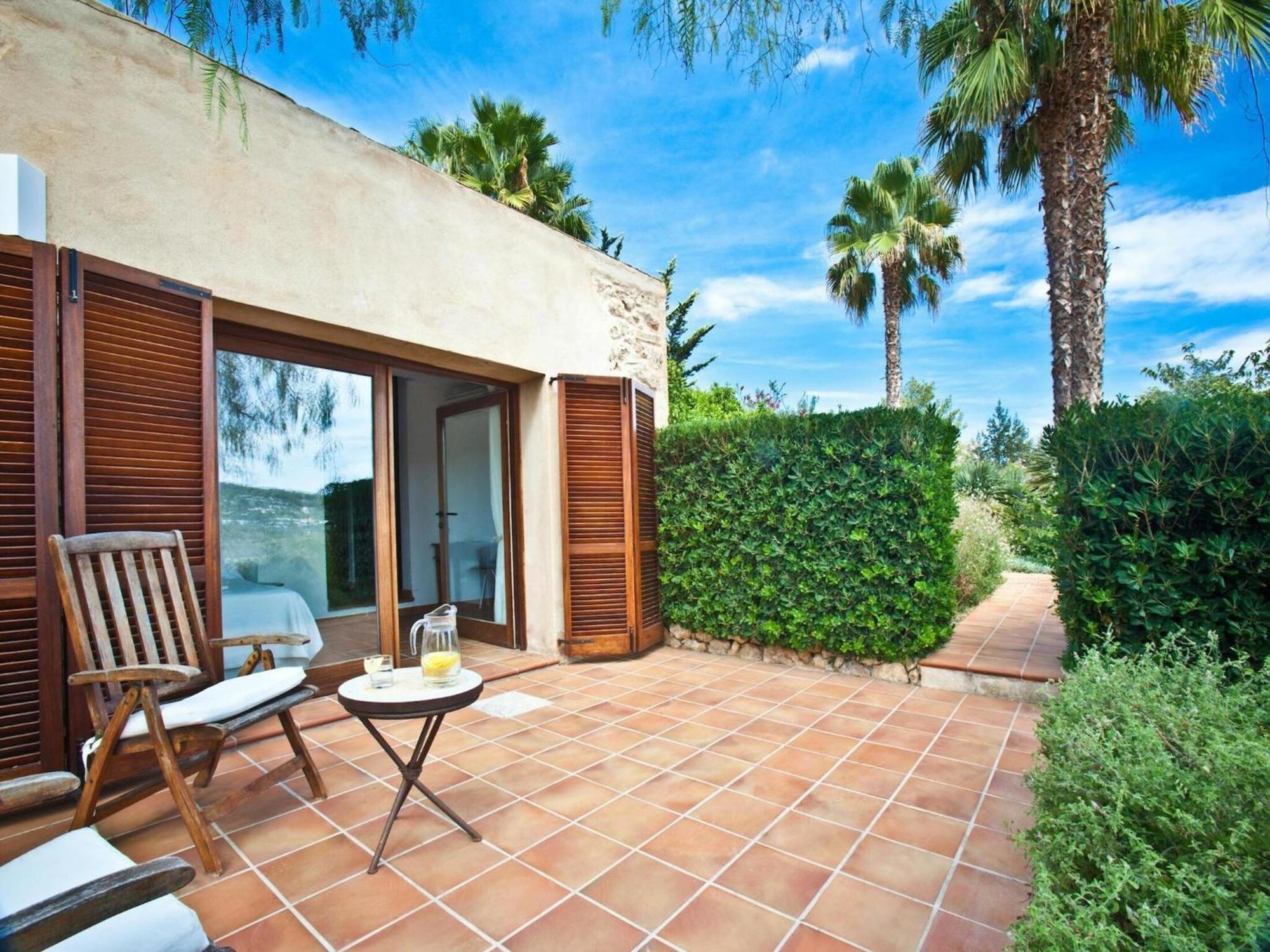 With Modern Amenities Villa Madrid
